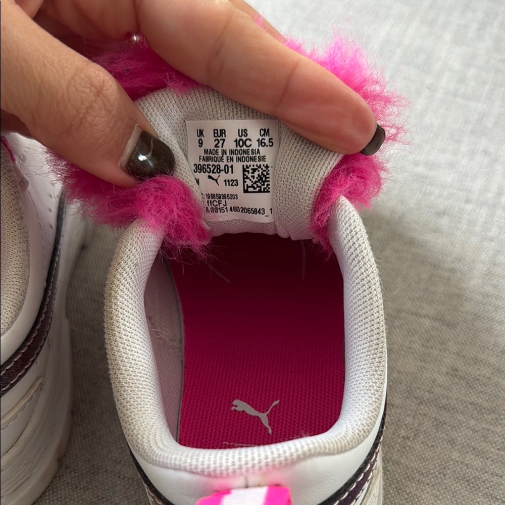 Puma White and Pink Sneakers with Fur - Picture 2 of 9